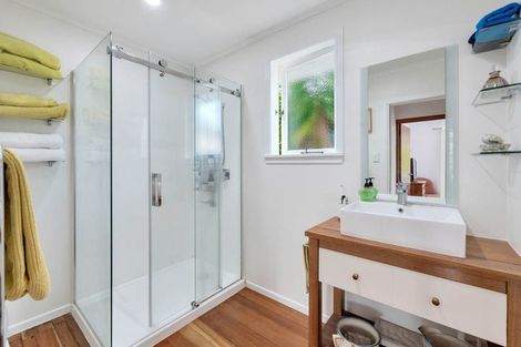 Photo of property in 38 Kashmir Road, Glen Eden, Auckland, 0602