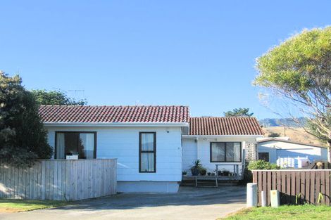 Photo of property in 7 Linwood Drive, Paraparaumu, 5032