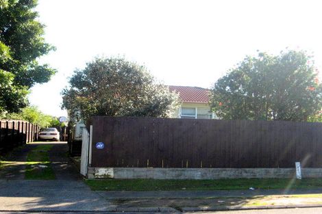 Photo of property in 16 Heybridge Street, Manurewa, Auckland, 2102