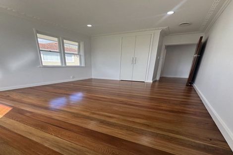 Photo of property in 211 Sturges Road, Henderson, Auckland, 0612