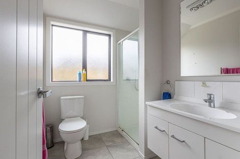 Photo of property in 108 Hillcrest Drive, Kelvin Grove, Palmerston North, 4414