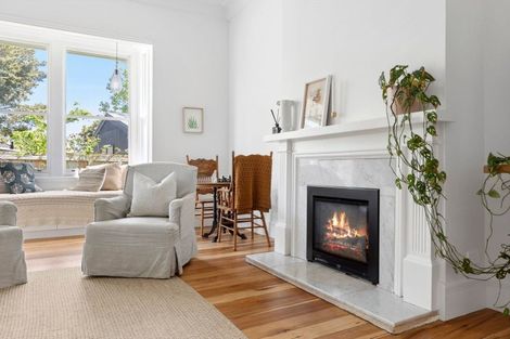 Photo of property in 16 Hamilton Road, Cambridge, 3434