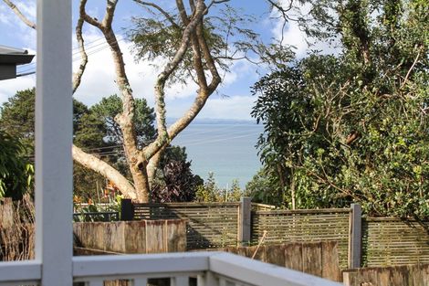 Photo of property in 4 Mceldowney Road, Titirangi, Auckland, 0604