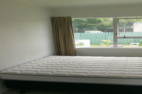 Photo of property in 41 Yeovil Road, Te Atatu Peninsula, Auckland, 0610