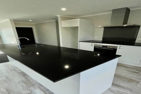 Photo of property in 5 Koru Loop, Paraparaumu, 5032