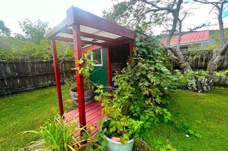 Photo of property in 10 Melvill Grove, Waterloo, Lower Hutt, 5011