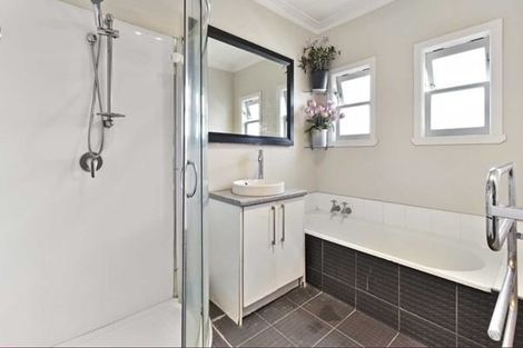 Photo of property in 15 Laurie Avenue, Papakura, 2110