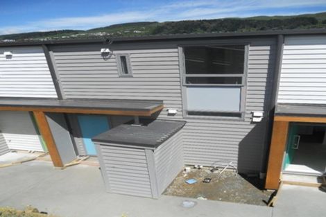 Photo of property in 7u2 Handyside Street, Tawa, Wellington, 5028