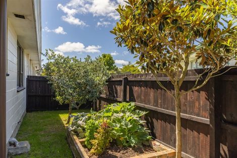 Photo of property in 2/14 Shetland Street, Woolston, Christchurch, 8062