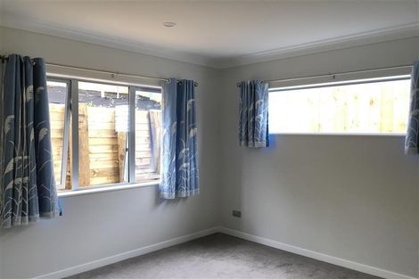 Photo of property in 81 Lake Road, Northcote, Auckland, 0627