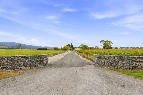Photo of property in 225 Kuku Beach Road, Kuku, Levin, 5570