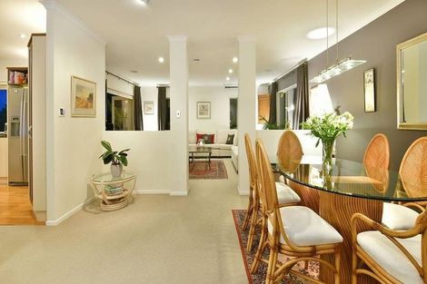 Photo of property in 28 English Oak Drive, Schnapper Rock, Auckland, 0632