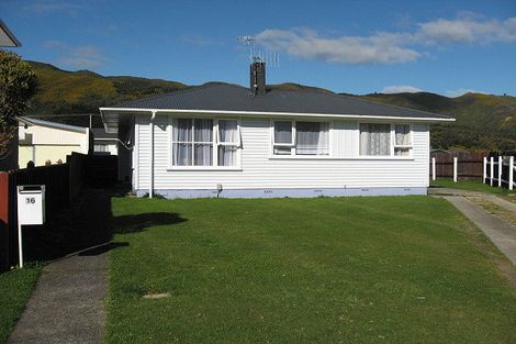 Photo of property in 16 Matthews Road, Wainuiomata, Lower Hutt, 5014