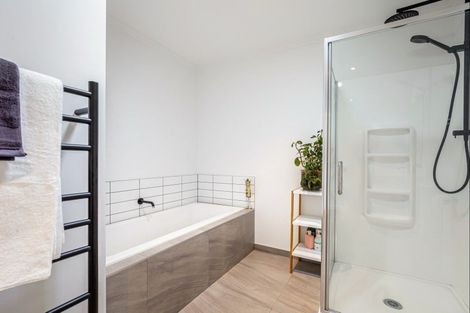 Photo of property in 32 Marine Parade, Hobsonville, Auckland, 0616