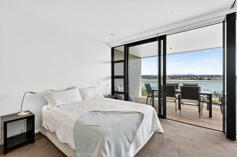 Photo of property in 407/7 Humber Street, Pandora, Napier, 4110