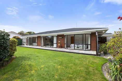 Photo of property in 9 Boulevard Drive, Merrilands, New Plymouth, 4312