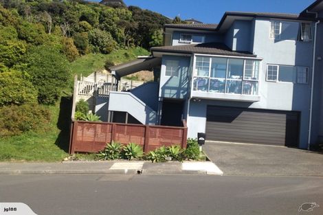 Photo of property in 36b Tamworth Crescent, Newlands, Wellington, 6037