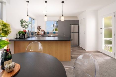 Photo of property in 20 Salford Street, Newlands, Wellington, 6037