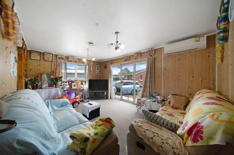 Photo of property in 15 Penderford Place, Mangere East, Auckland, 2024