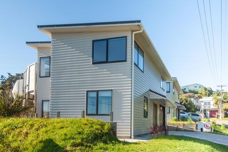 Photo of property in 106b Glanmire Road, Newlands, Wellington, 6037