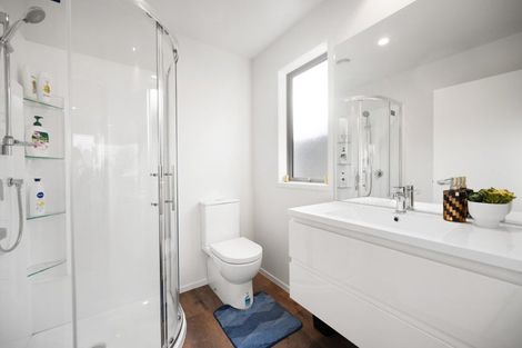 Photo of property in 3 Selkirk Lane, Hamilton Lake, Hamilton, 3204