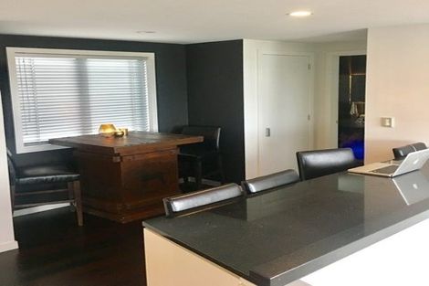 Photo of property in 100 Lake Road, Northcote, Auckland, 0627