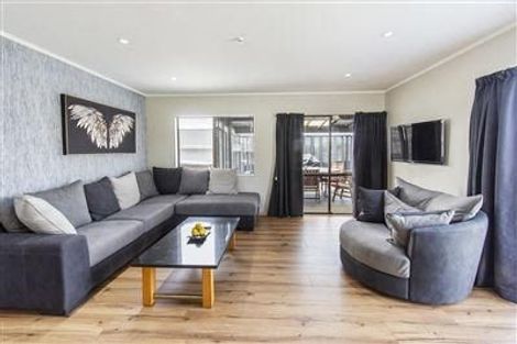 Photo of property in 19 Mellsop Avenue, Waiuku, 2123