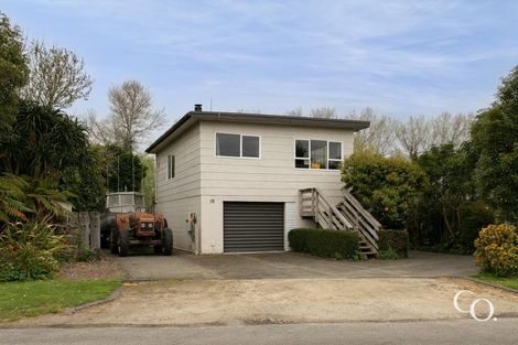 Photo of property in 19 Gillies Crescent, Waimarama, Havelock North, 4294