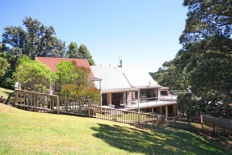 Photo of property in 128 Oratia Place, Onemana, Whangamata, 3691