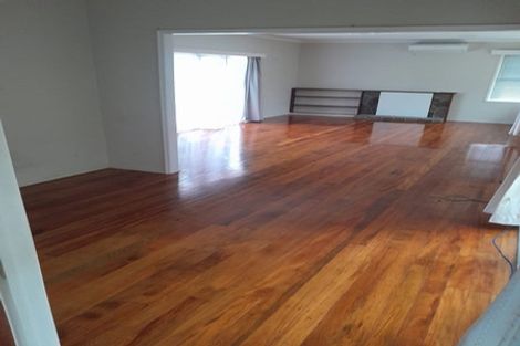 Photo of property in 35 Holland Road, Hillcrest, Auckland, 0627