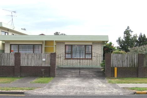 Photo of property in 2/49 Sartors Avenue, Browns Bay, Auckland, 0630