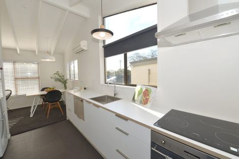 Photo of property in 11 Taupata Street, Redcliffs, Christchurch, 8081