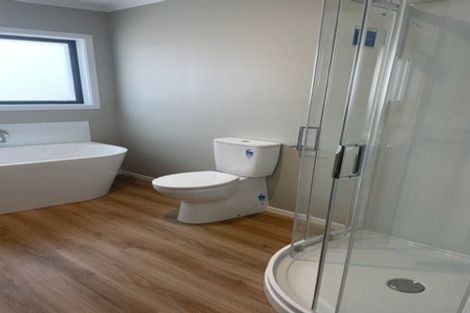 Photo of property in 24 Koru Loop, Paraparaumu, 5032