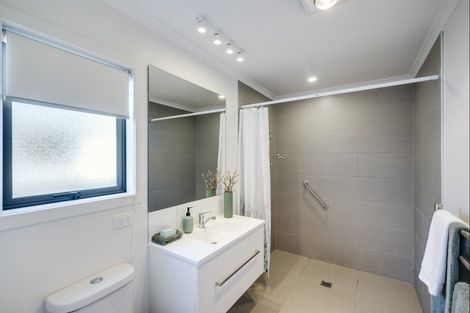 Photo of property in 40 Ferry Road, Clive, 4102