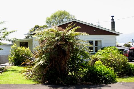 Photo of property in 21 Menzies Street, Westport, 7825