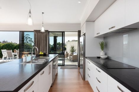 Photo of property in 122 Oteki Park Drive, Welcome Bay, Tauranga, 3112