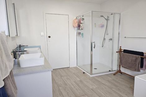 Photo of property in 12 Arohia Place, Snells Beach, 0920