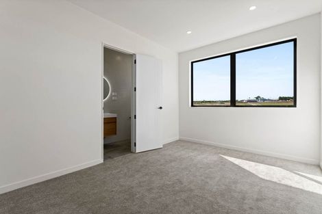 Photo of property in 27 Porowha Road, Westgate, Auckland, 0814