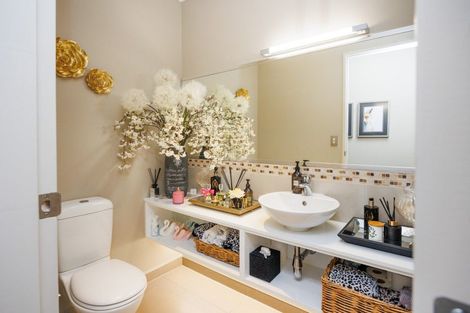 Photo of property in 7 Titirangi Drive, Fitzherbert, Palmerston North, 4471