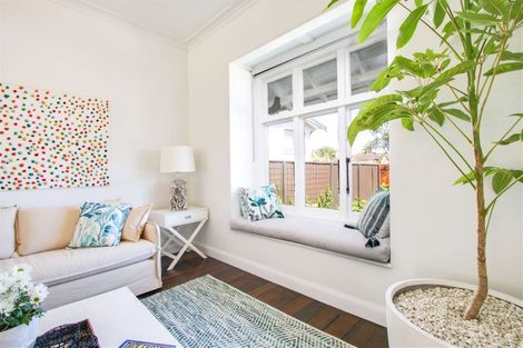 Photo of property in 48 Latham Street, Napier South, Napier, 4110