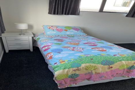 Photo of property in 12 Han Court, Glen Eden, Auckland, 0602