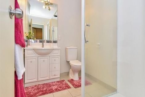 Photo of property in 8 Lime Crescent, Papakura, 2110