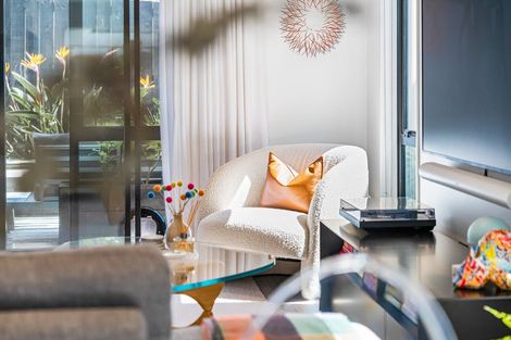 Photo of property in 14b Kelwyn Road, Kelston, Auckland, 0602