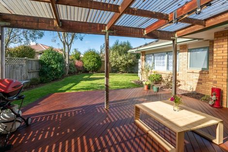 Photo of property in 35 Warwick Drive, Lynmore, Rotorua, 3010