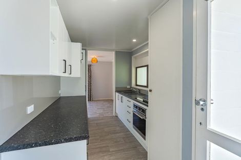 Photo of property in 8 Andrew Street, Waikanae, 5036