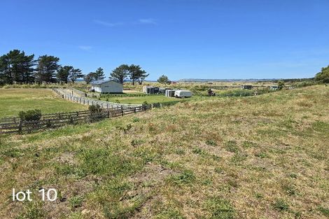 Photo of property in 13 Pukenui Drive, Mahia, 4198