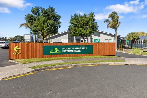 Photo of property in 10b Links Avenue, Mount Maunganui, 3116