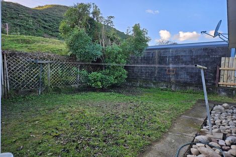Photo of property in 51f1- Hartford Crescent, Totara Park, Upper Hutt, 5018
