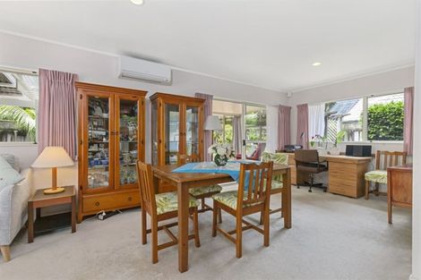 Photo of property in 33 Settlers Grove, Orewa, 0931