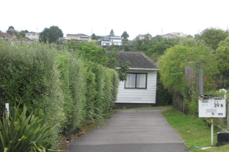 Photo of property in 1/39 Athena Drive, Totara Vale, Auckland, 0629